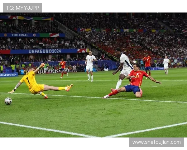 奥亚萨瓦尔称队友先碰球再造点